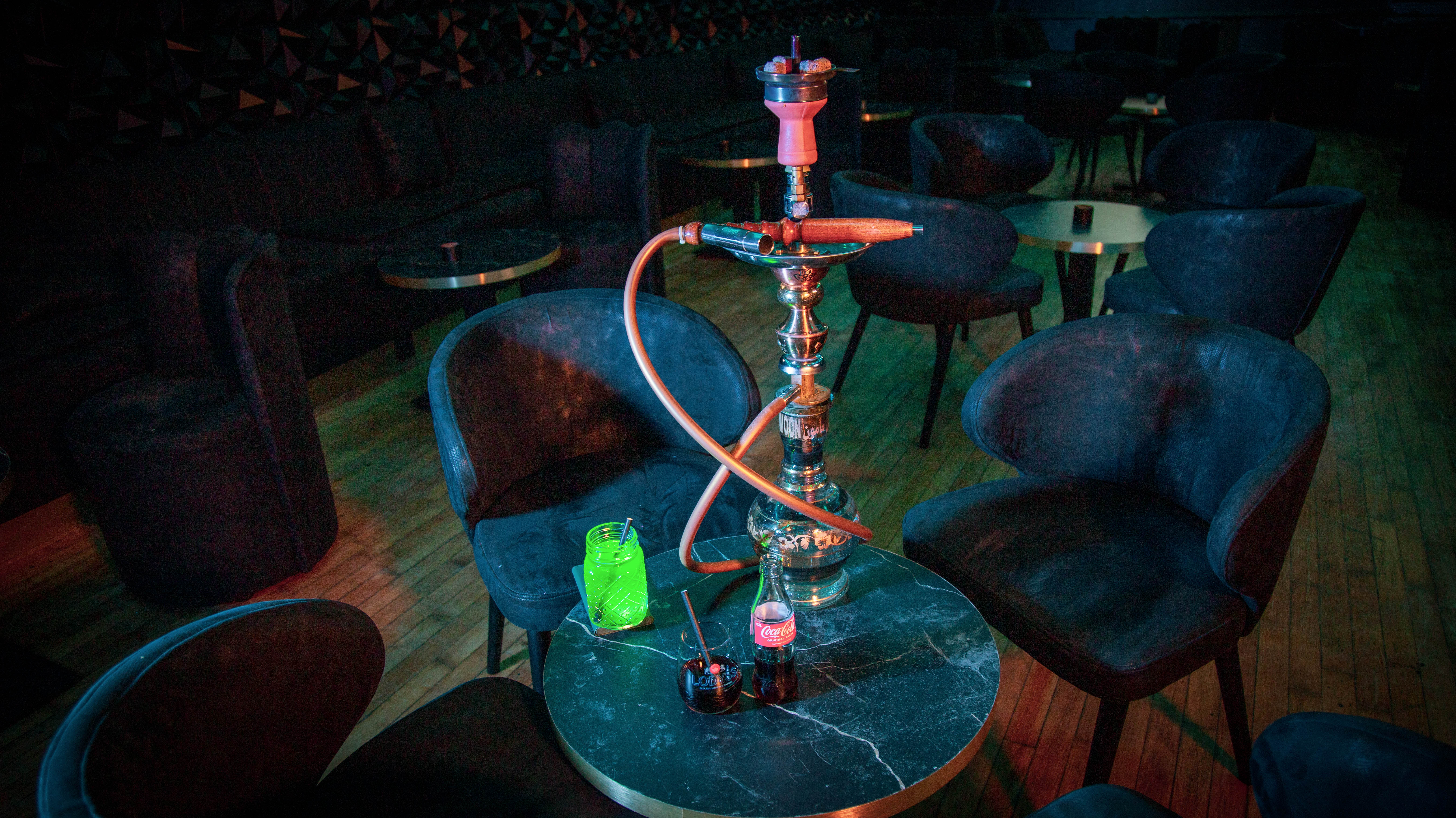 shisha on table with drinks in metropole